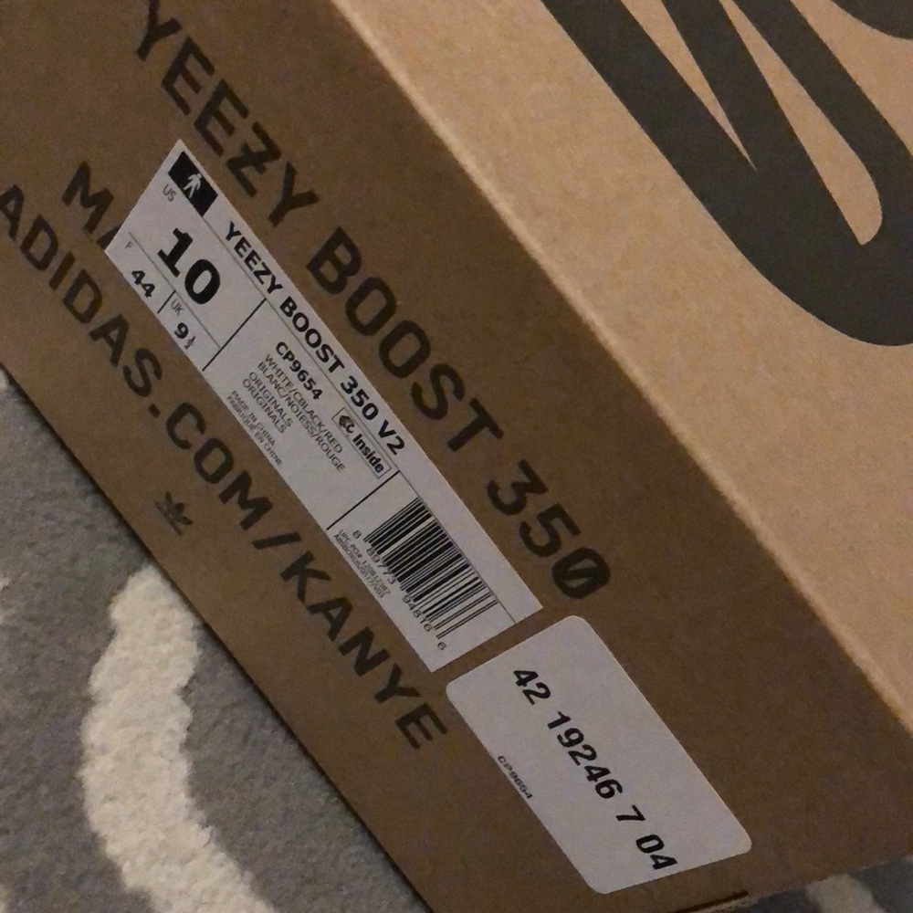 Yeezy Boost 350 V2 Zebra